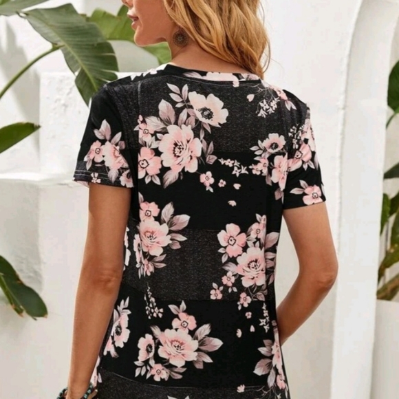 SALE,LAST ONE AVAILABLE!! NWT, BEAUTIFUL, BLACK WITH PINK,FLORAL PRINT TEE-SHIRT - Picture 2 of 5